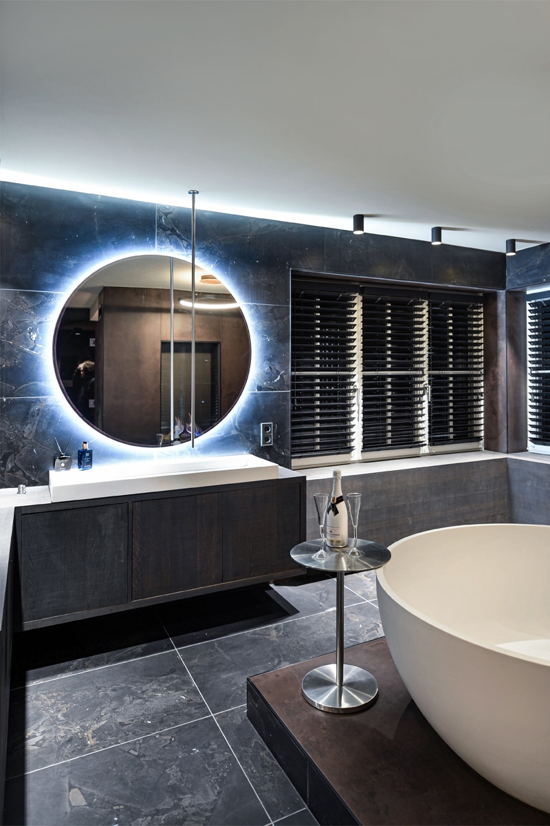 Luxe badkamerverlichting kubistische villa Kleve
